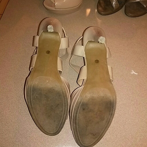 Liz claiborne size 10, 2×15$ in shoe - Picture 3 of 5